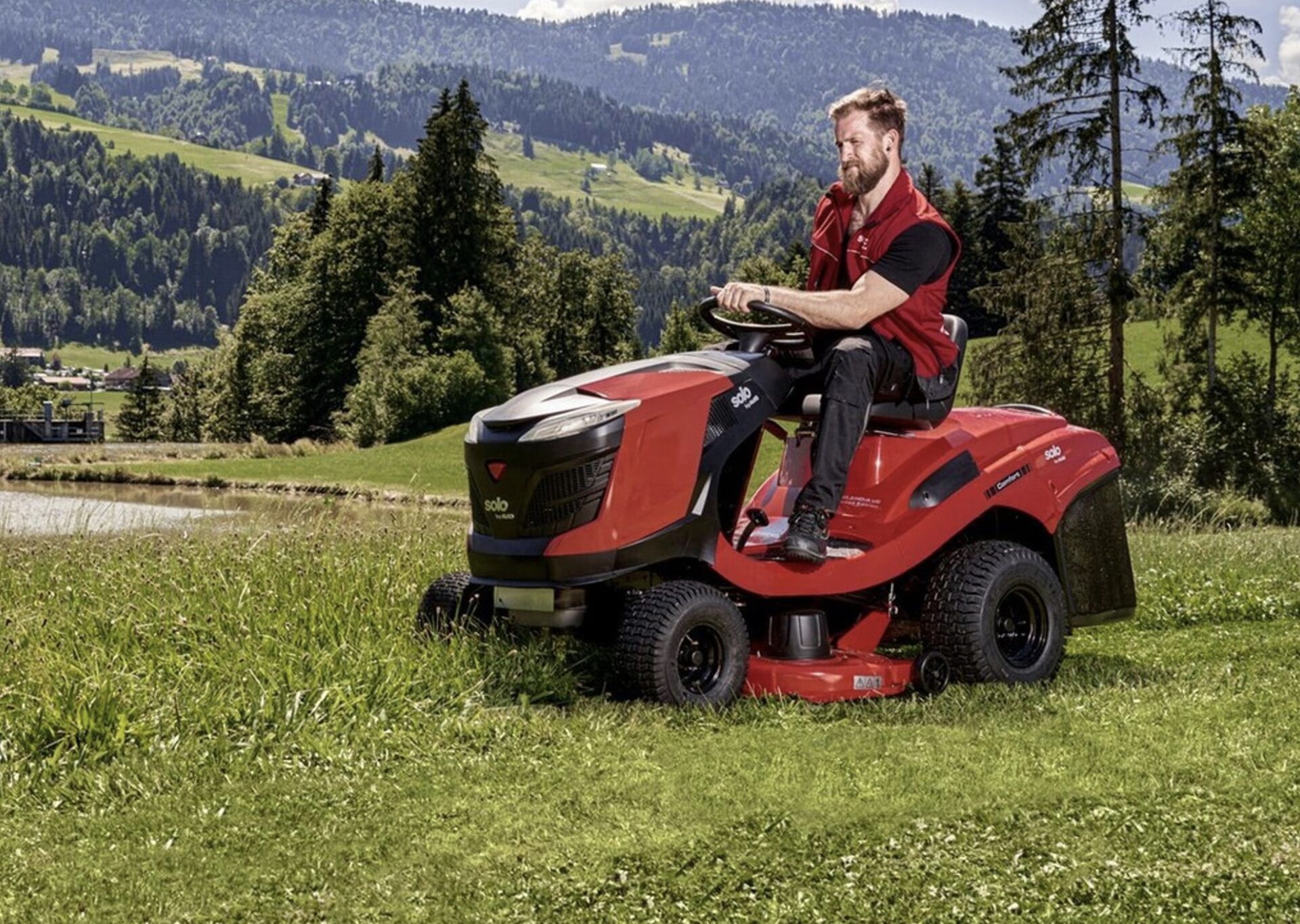 Recenzia: Traktorová kosačka Solo by AL-KO T 15-93.3 HD-A Comfort – výkonný pomocník pre veľké záhrady