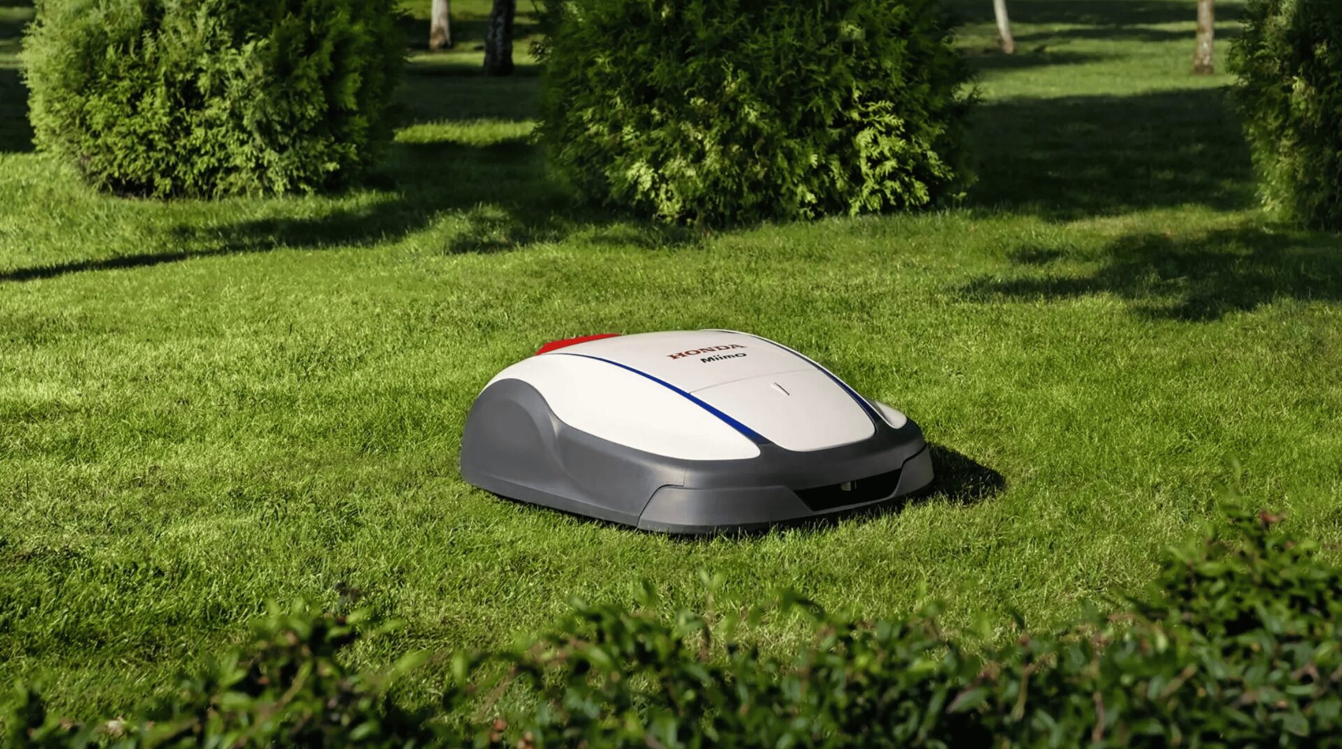 Najlepšie robotické kosačky 2025: Porovnanie TOP modelov, ktoré sa oplatí kúpiť