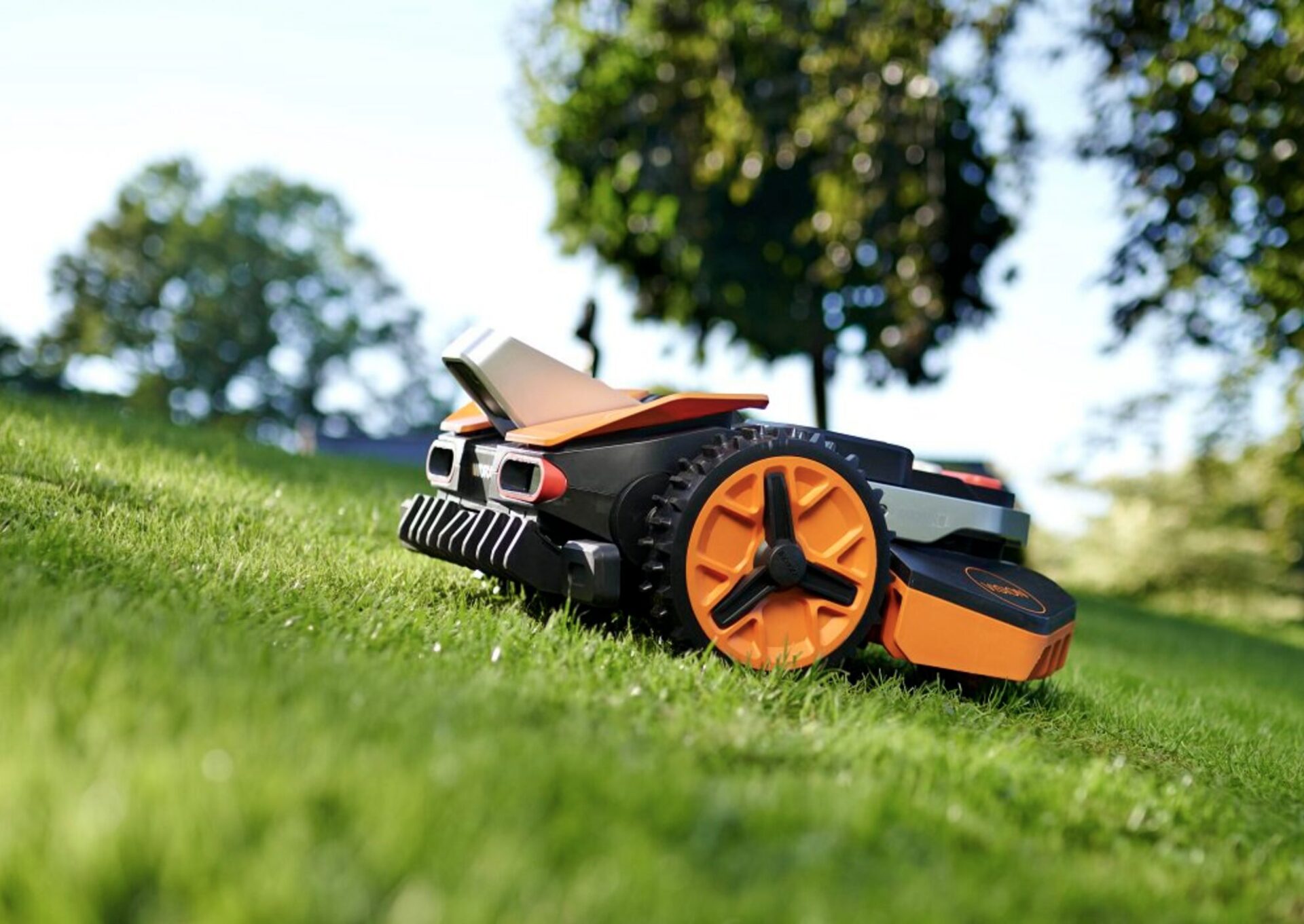 WORX Landroid Vision S250 – smart robotická kosačka bez vodiaceho drôtu a inštalácie (RECENZIA)