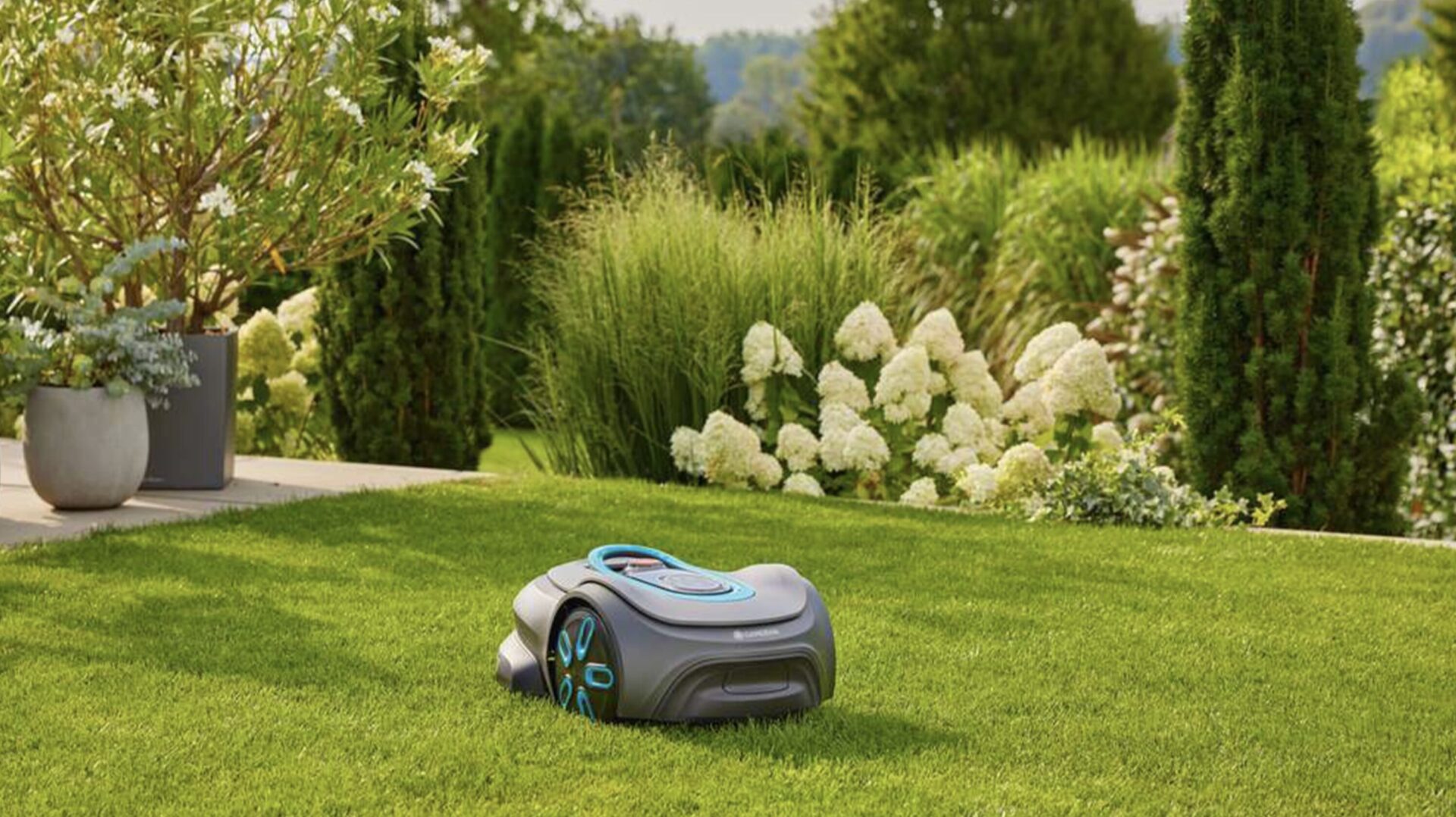 Nechce sa vám kosiť? Robotická kosačka GARDENA SILENO minimo je teraz výrazne lacnejšia